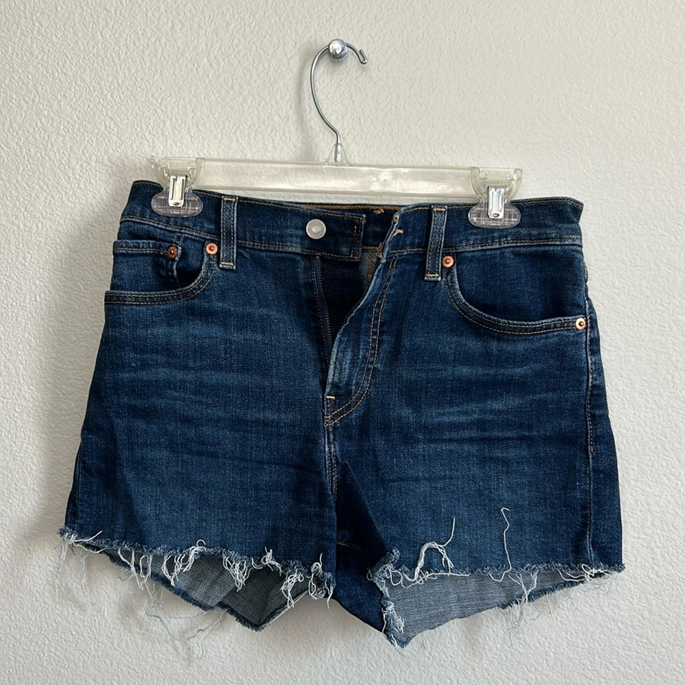 LEVI’S cut off denim shorts
